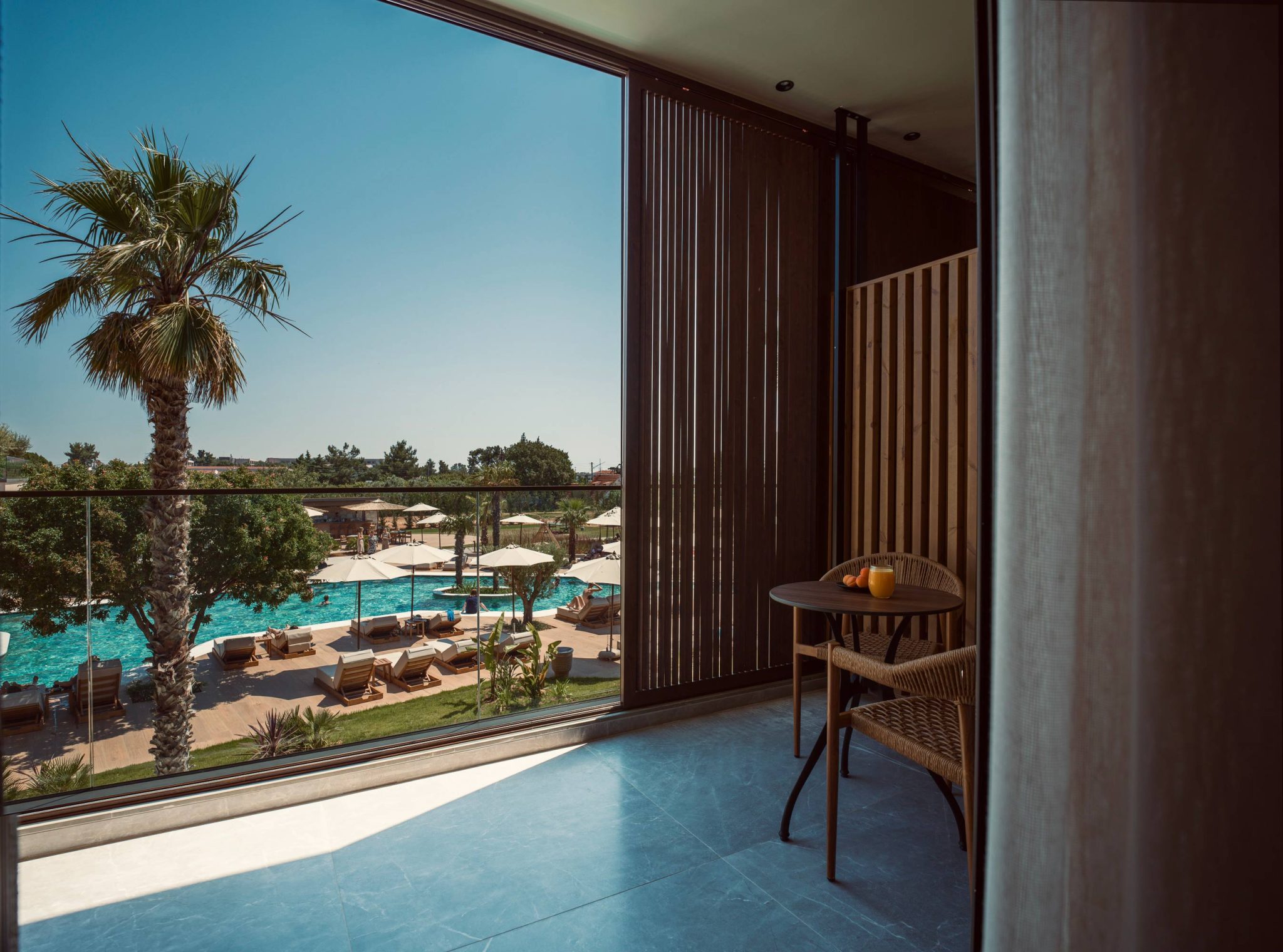 pool view soba